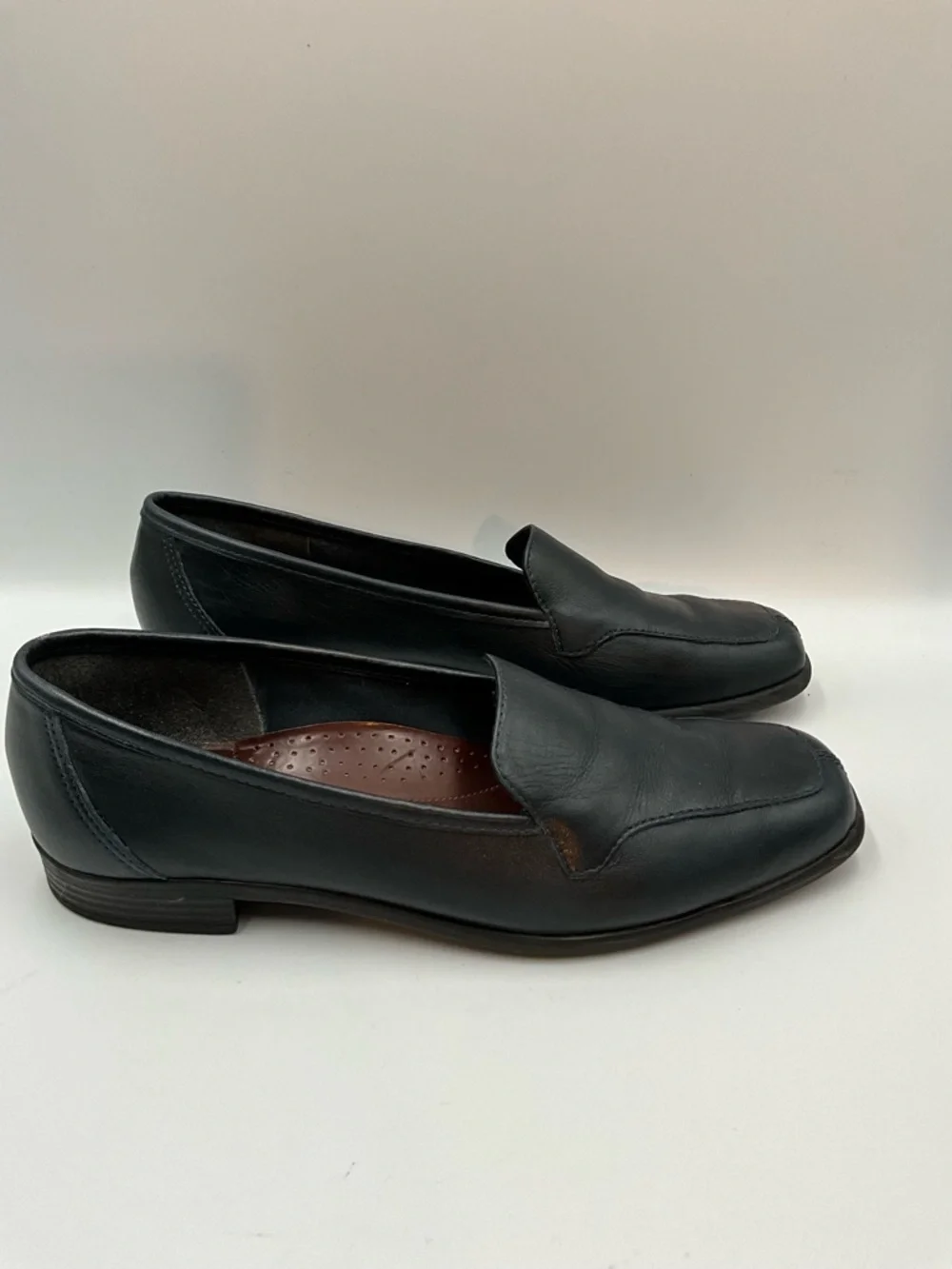 Naturalizer Loafers Size 8 Dark Blue Leather Slip-On Loafers